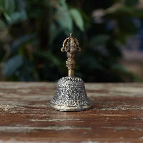 Маленький декоративный индийский колокольчик