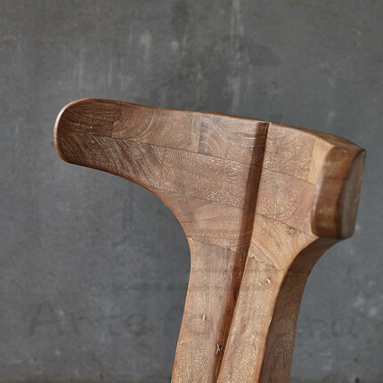 Современный деревянный стул