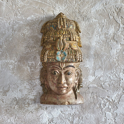 Декоративная деревянная маска из Индии